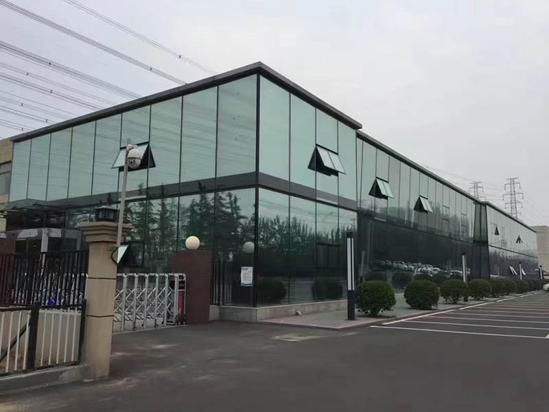 北京五方橋紅莊國際整棟玻璃幕墻裝貼隔熱膜施工案例